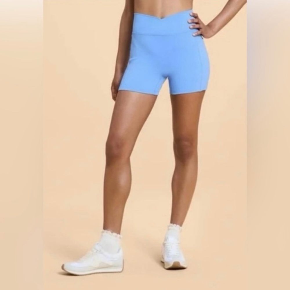 New Blogilates Crisscross Scrunch Biker Shorts